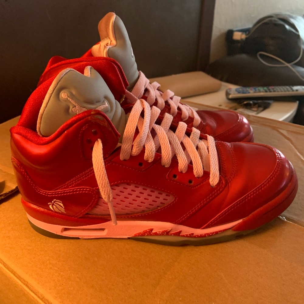 Valentine’s Day Jordan retro 5s